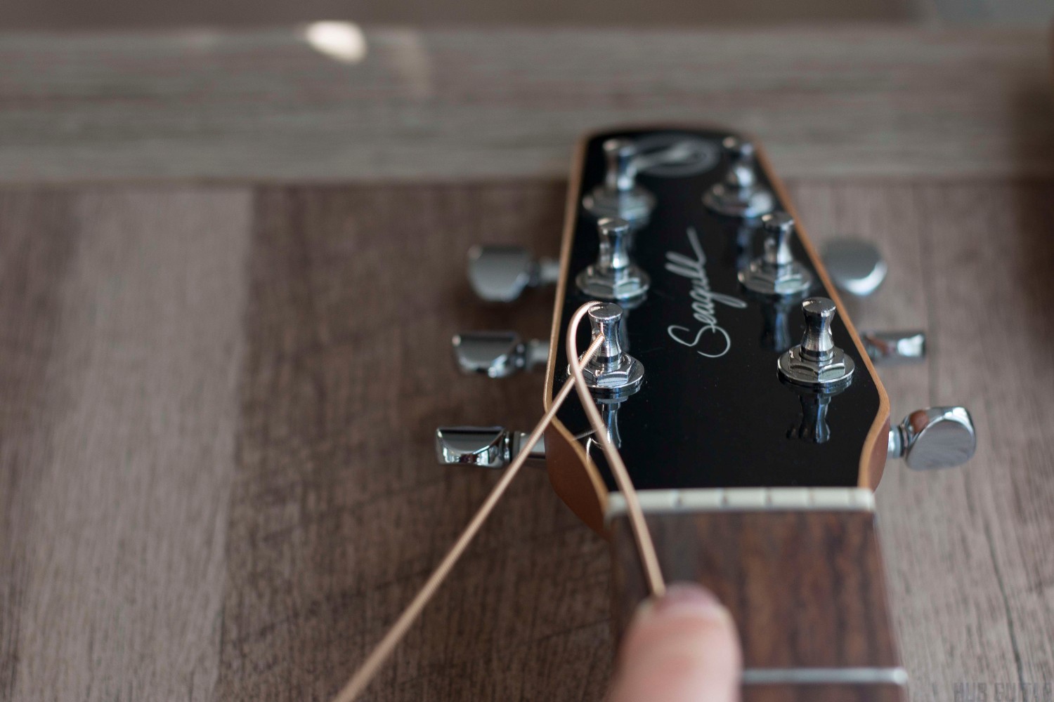 how-to-remove-stuck-strings-from-an-electric-guitar