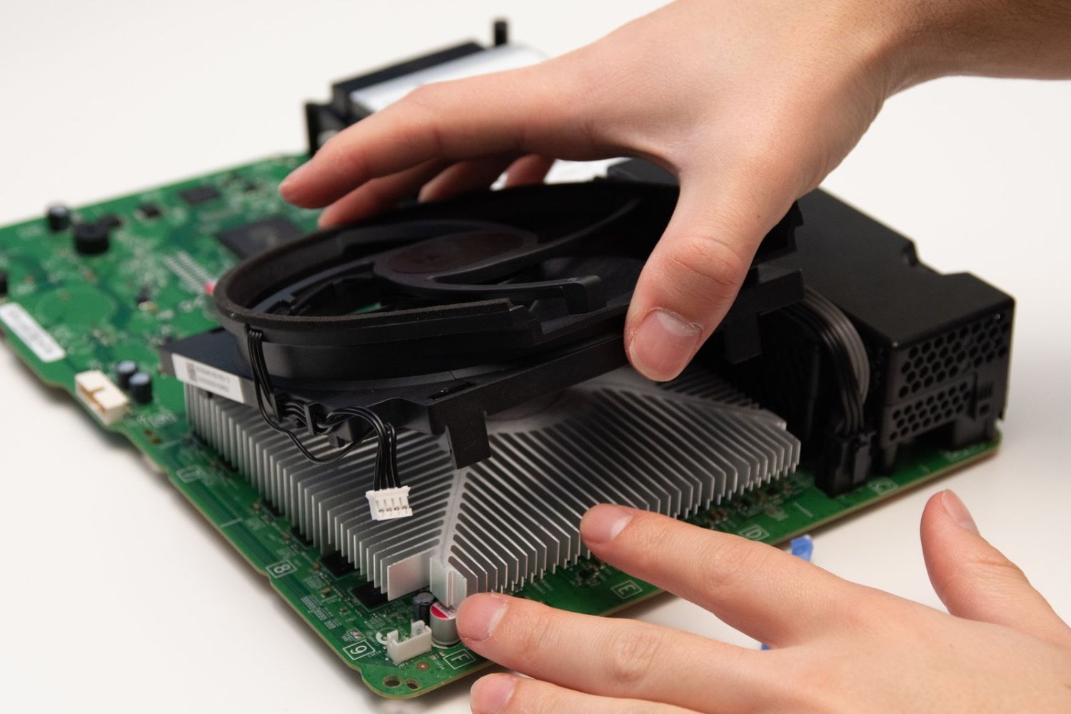 How To Remove The CPU Cooler Xbox One