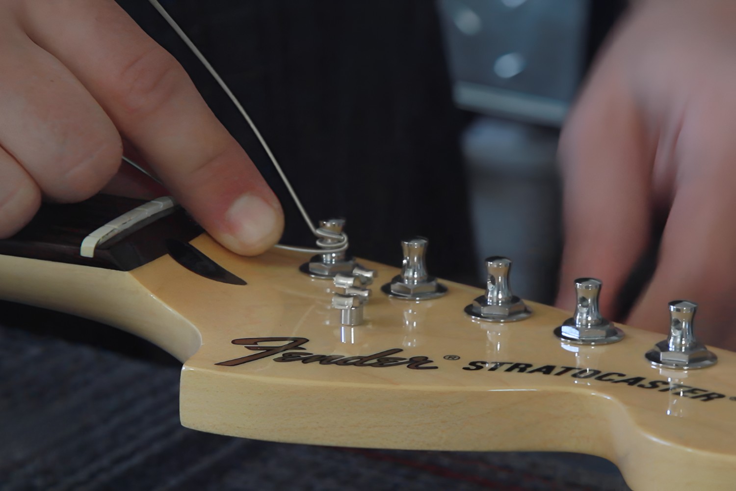 How To Restring An Electric Guitar (Fender)