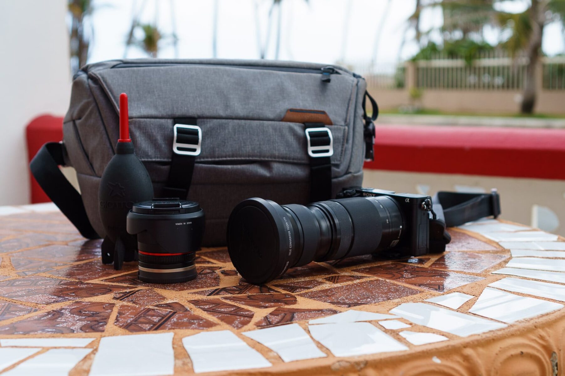 How To Set Up A Mirrorless Camera Bag