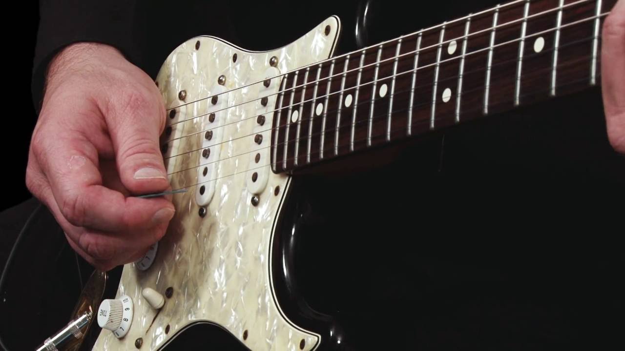 How To Strum Rhythm On An Electric Guitar