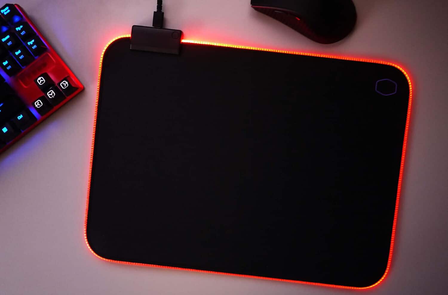 How To Use A Wireless Charging Mouse Pad
