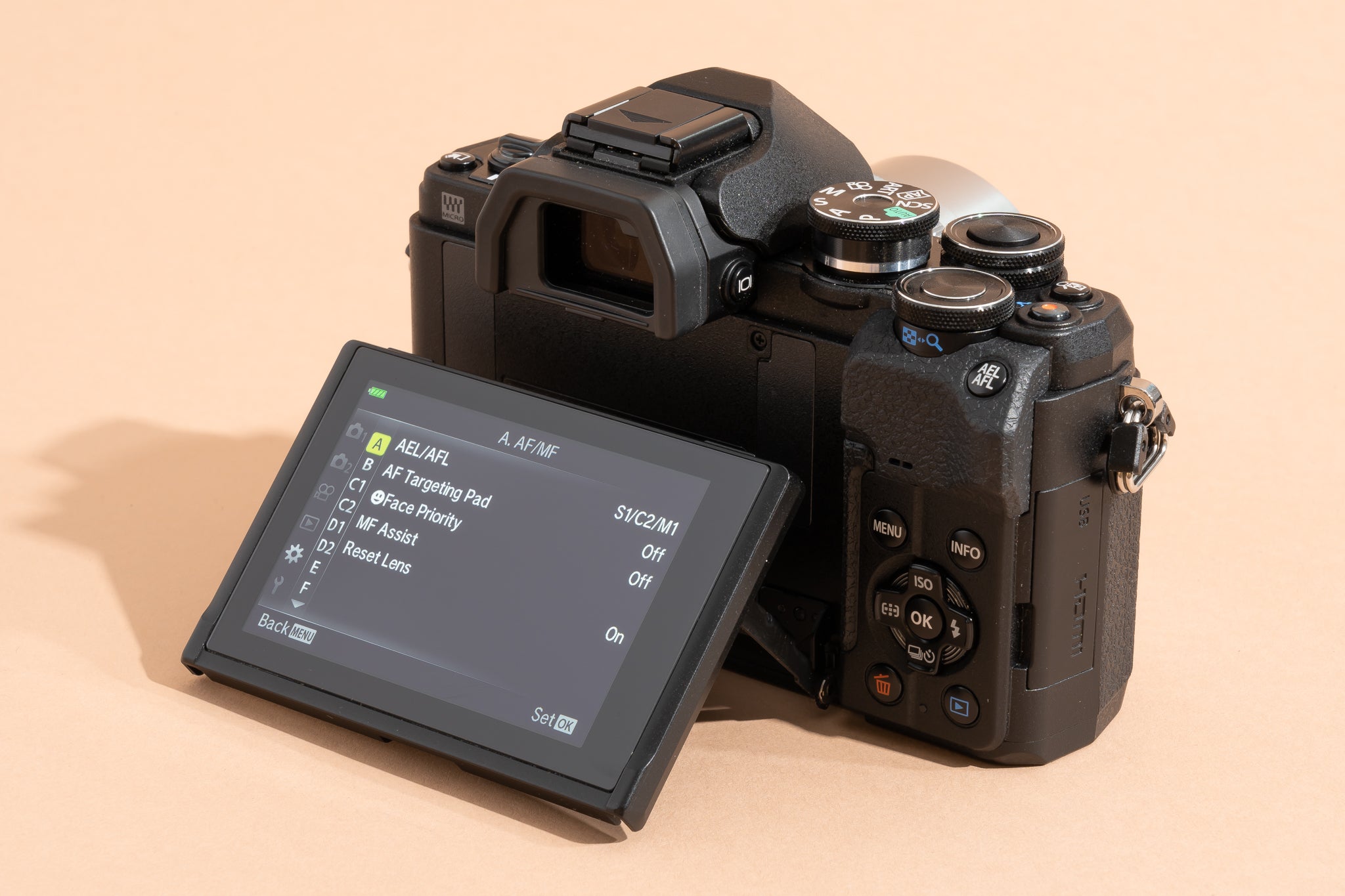Is It Bad To Leave A Mirrorless Camera On When Not In Use?