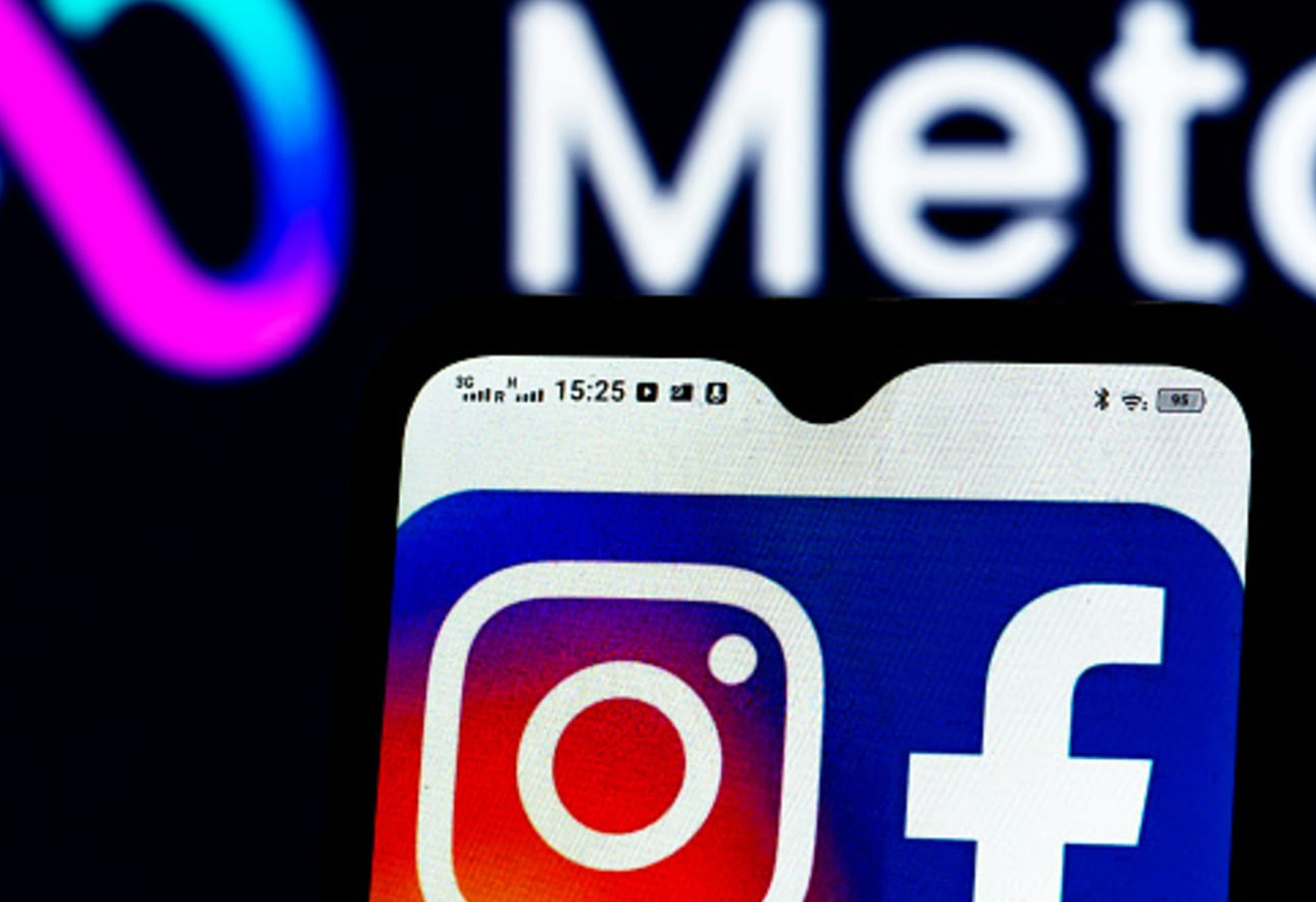 meta-discontinues-cross-messaging-between-instagram-and-facebook