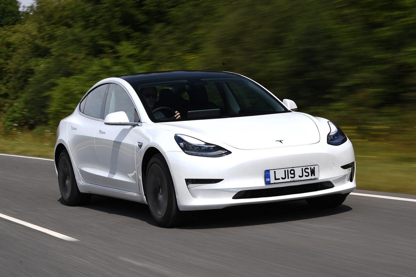 teslas-cheapest-vehicle-to-lose-half-of-its-tax-credit-in-2022