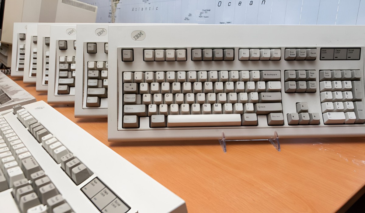 What A Mechanical Keyboard Feels Like Compared To Old Keyboards