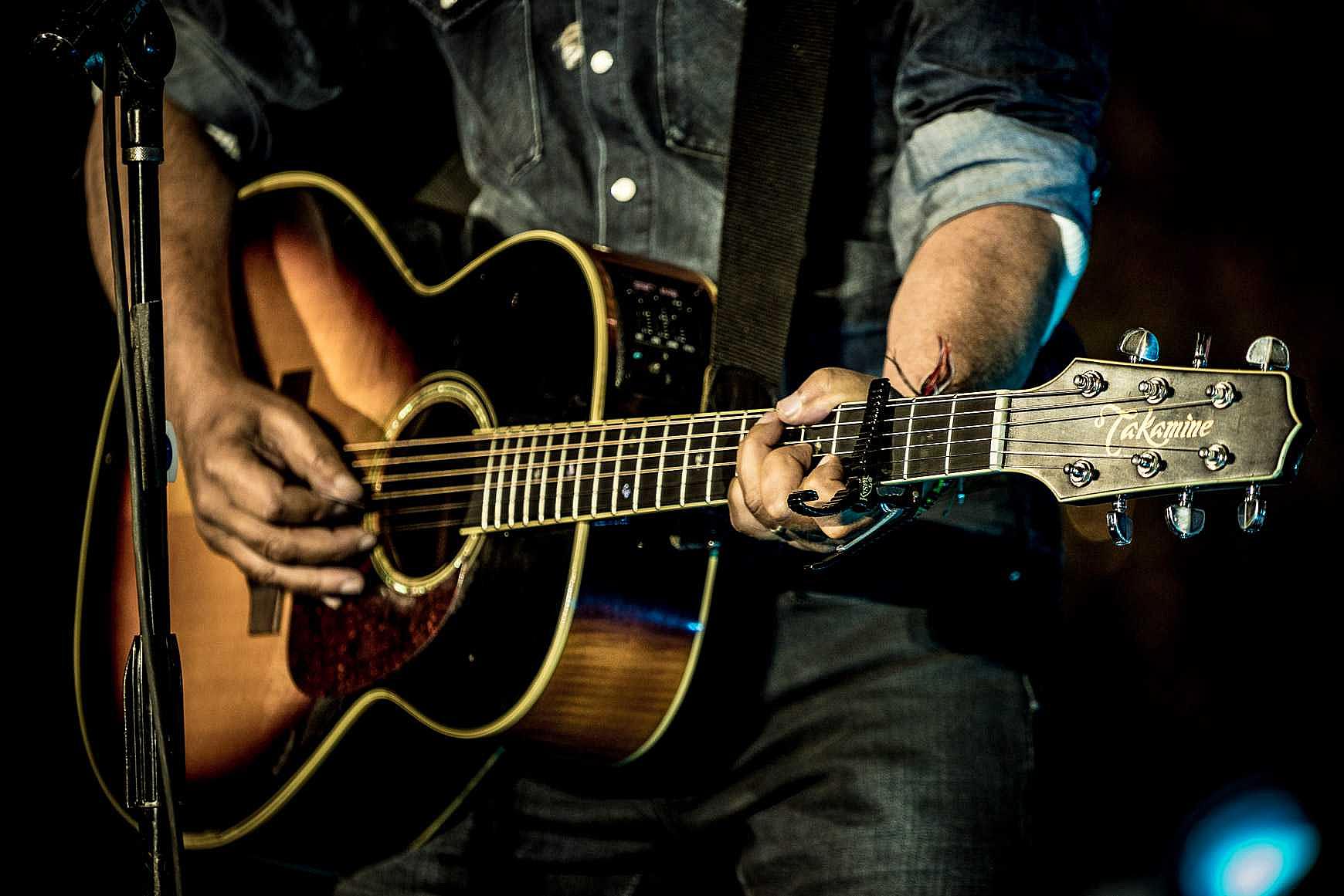 What Acoustic Guitar Does Bruce Springsteen Play On His One Man Show