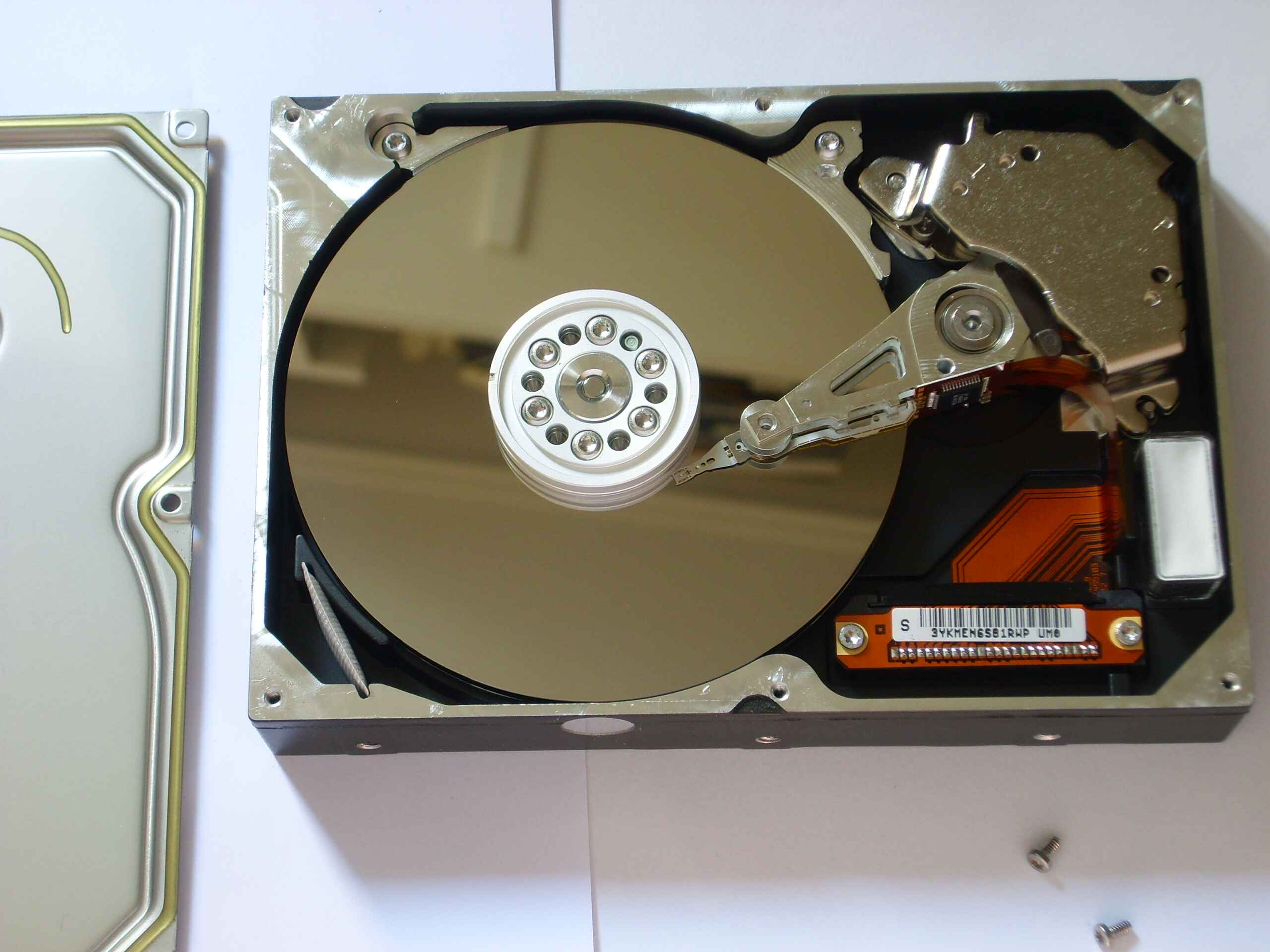 what-is-a-track-on-a-hard-disk-drive