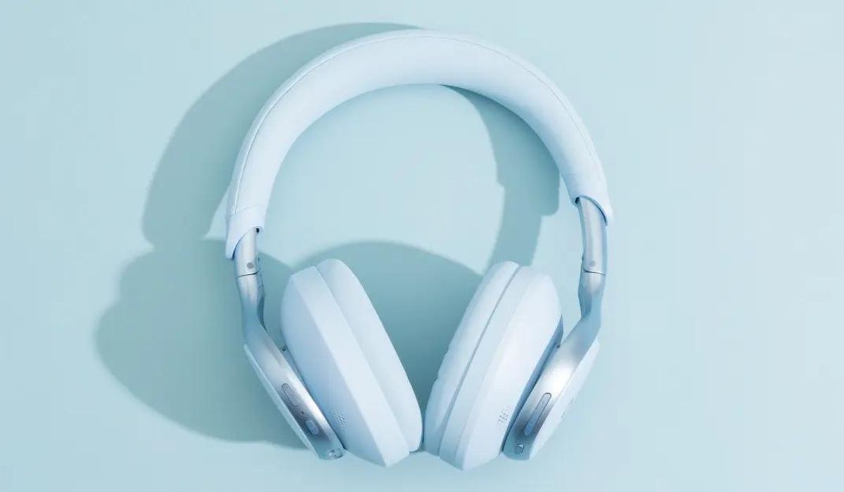 What Over-Ear Headphones Best Block Out Sound
