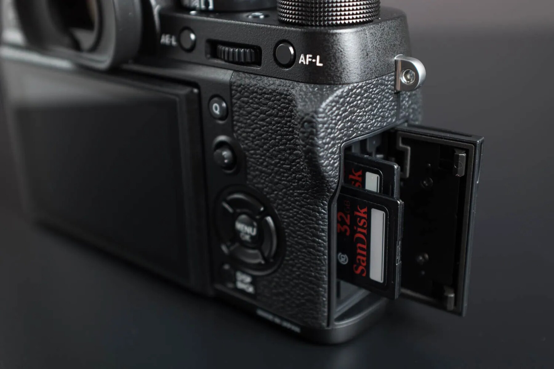 What Size Card For A Mirrorless Camera