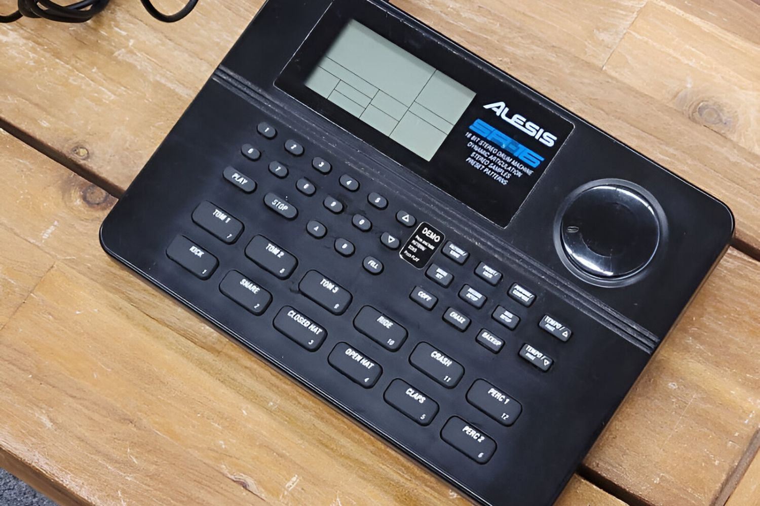 Alesis SR-16 Drum Machine – How To Record To Computer