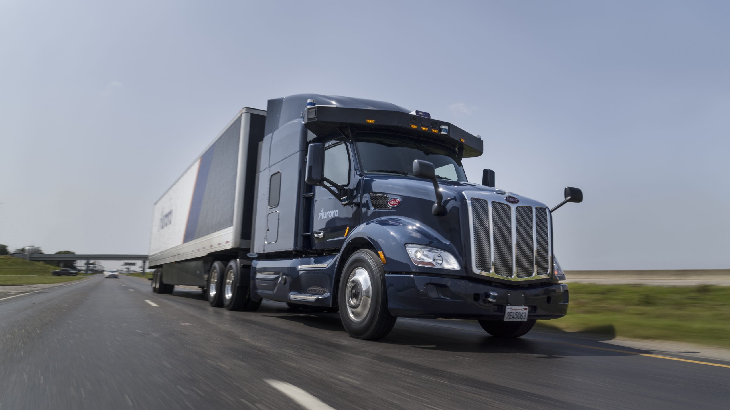 Aurora And Continental Achieve Milestone In Self-Driving Trucks Project