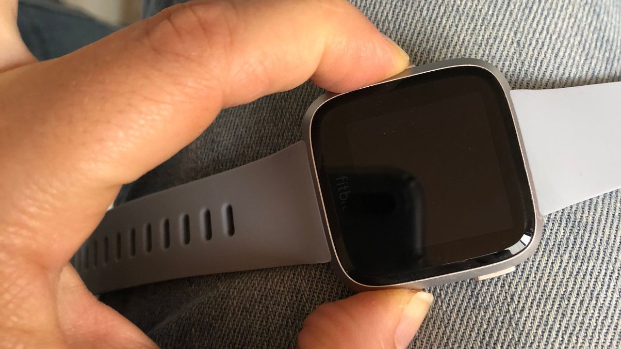 Black Screen Troubles: Troubleshooting And Fixing A Fitbit With A Black Screen