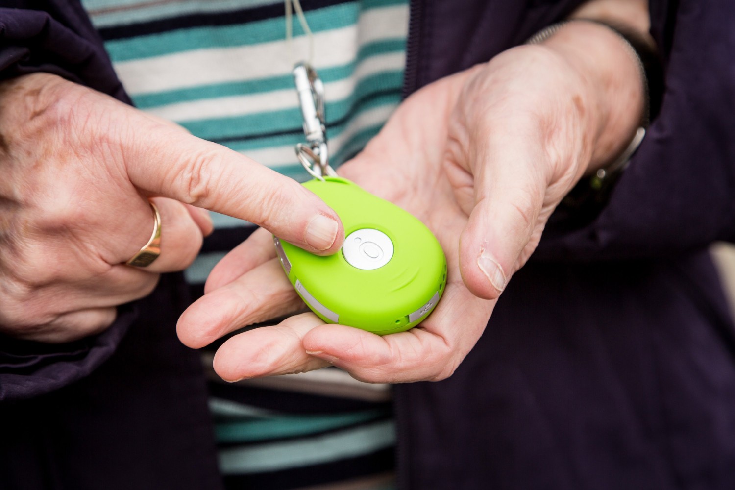 Compassionate Care: Choosing The Ideal GPS Tracker For Dementia Patients