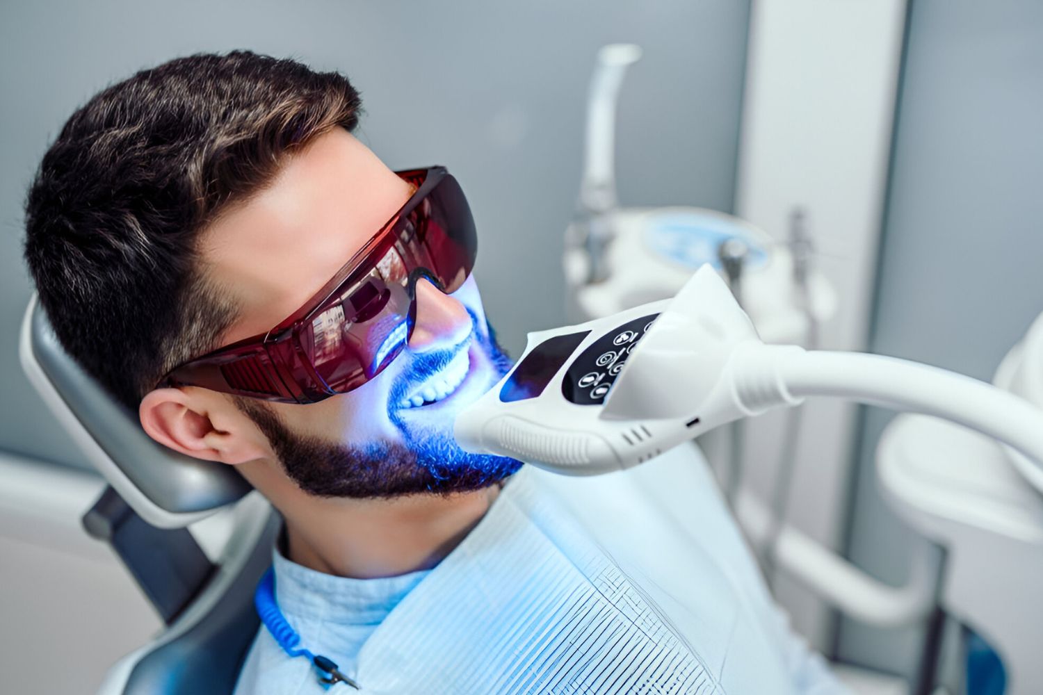 dental-science-exploring-the-whitening-effects-of-blue-light-on-teeth
