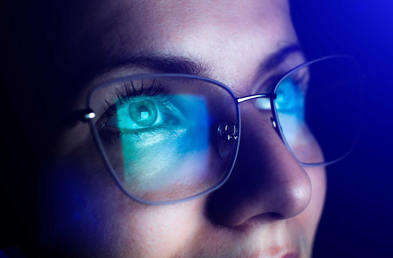 diy-testing-checking-your-glasses-for-effective-blue-light-blockage