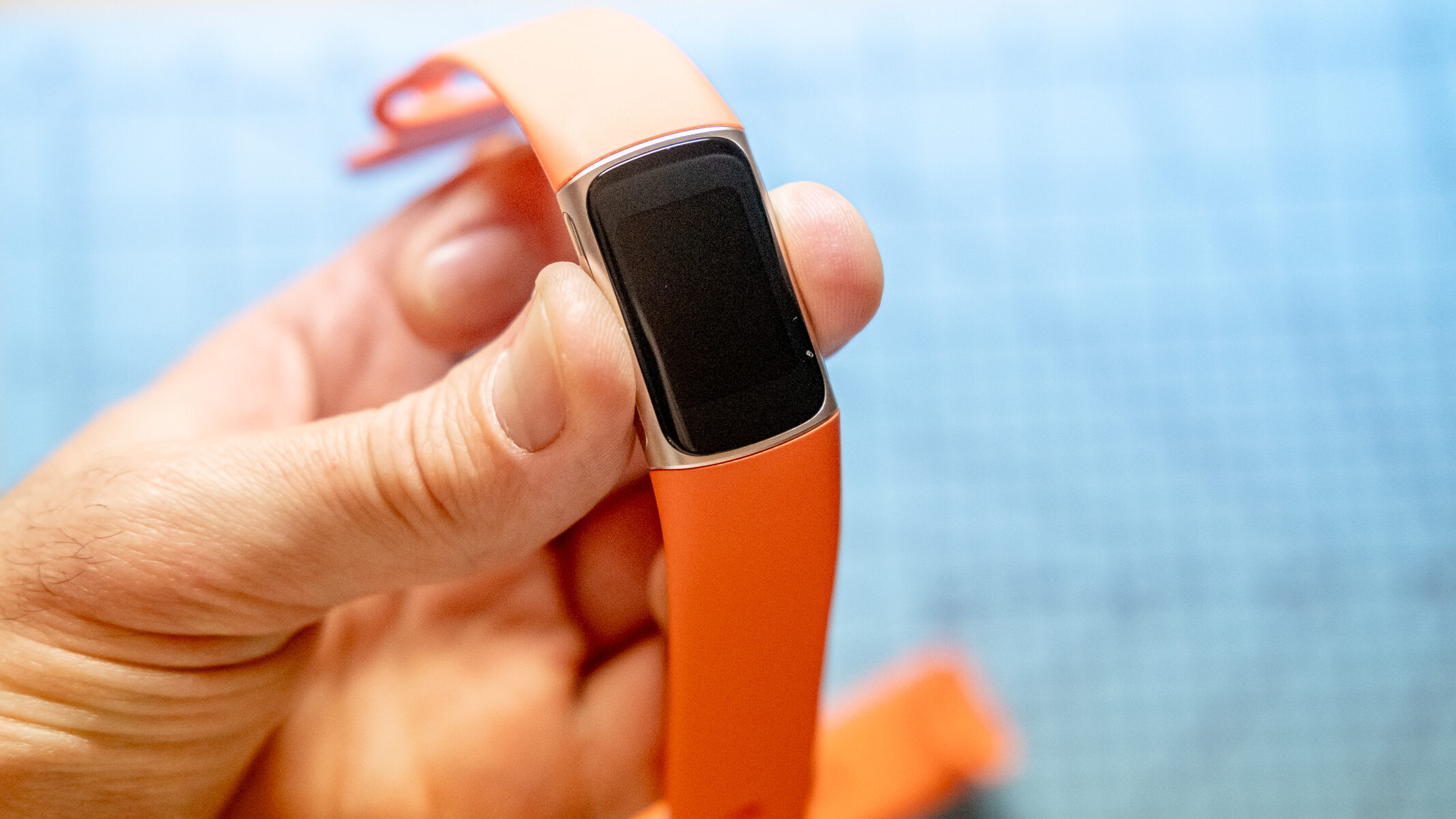 Emergency Charging: Tips For Charging Fitbit Without A Charger
