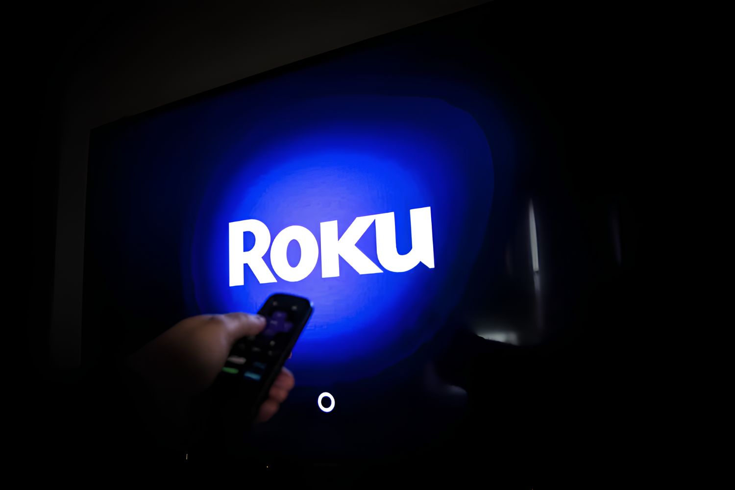 Entertainment Setup: Turning Off Blue Light On Your Roku TV