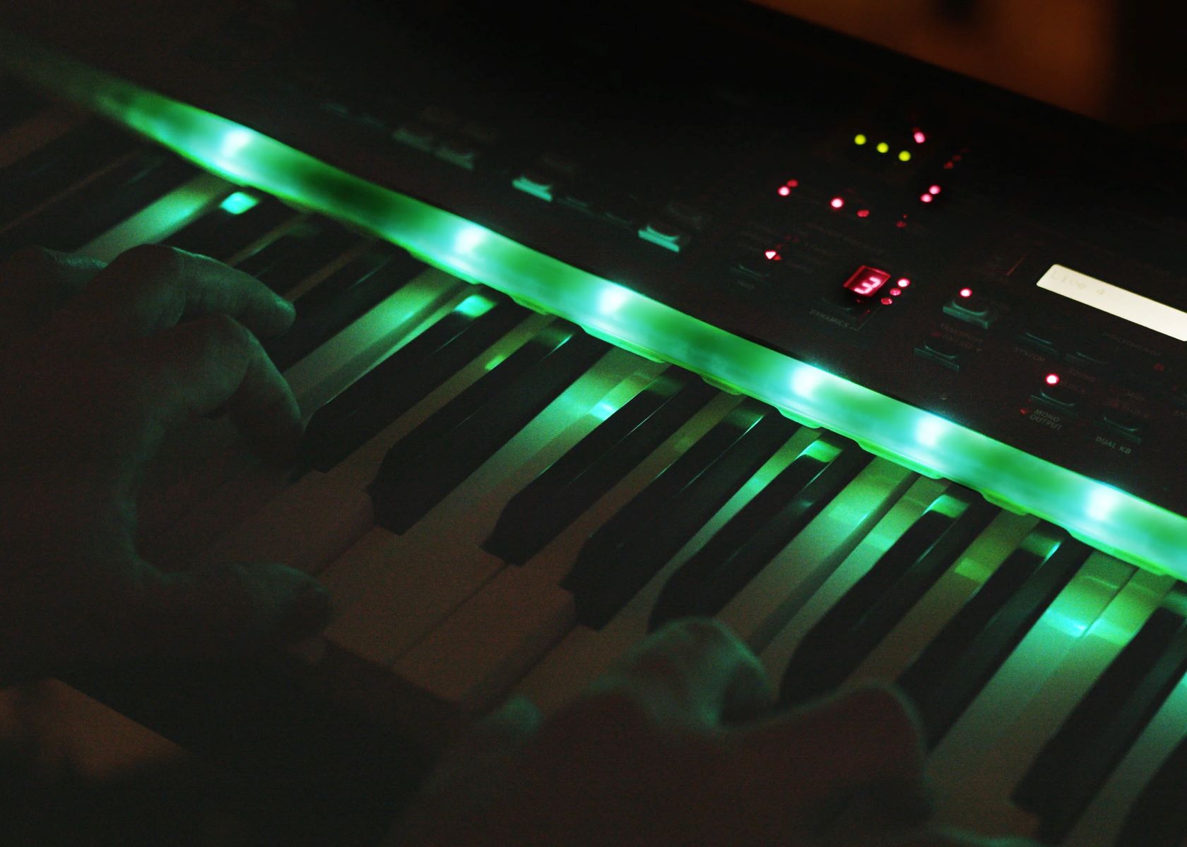 How Do Digital Piano Keyboards Work