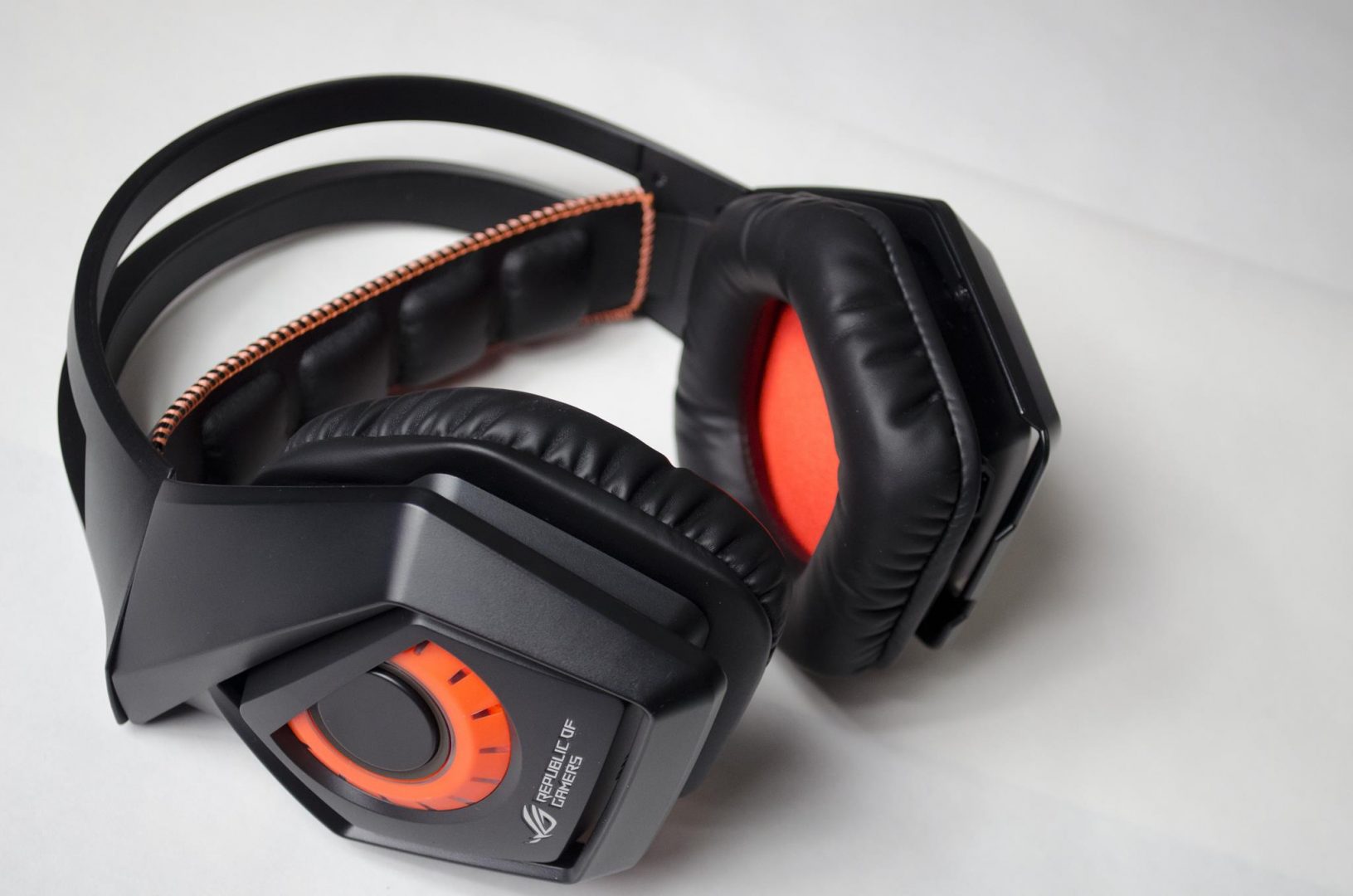 How Do I Get Strix Wireless Gaming Headset To Work
