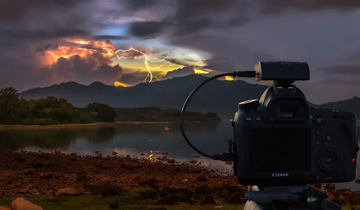 How To Capture Heat Lightning With A DSLR Camera
