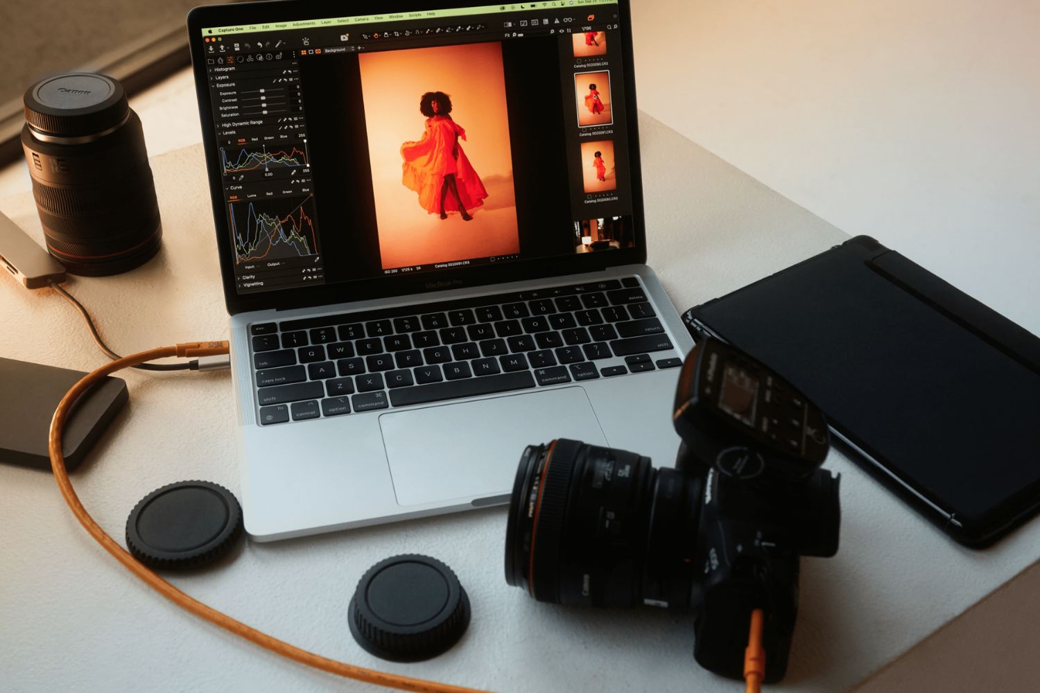 How To Connect A DSLR Camera To A PC