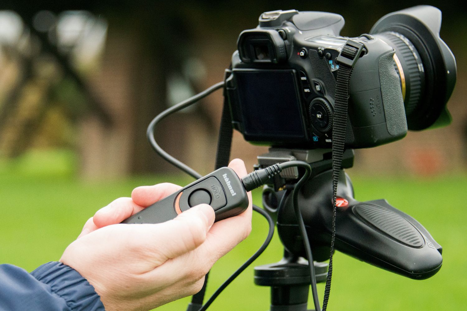 How To Connect A DSLR Camera To A Remote