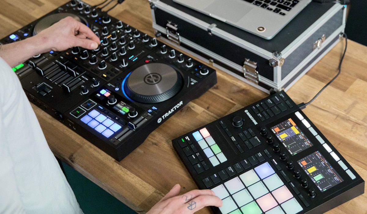 How To Incorporate A Drum Machine Into A DJ Set