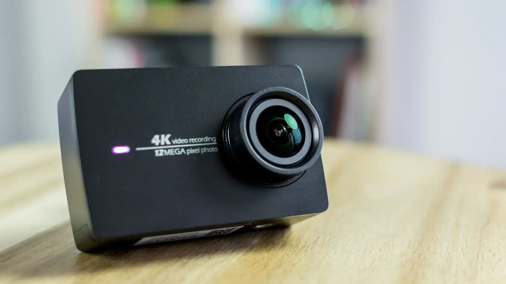 how-to-install-sd-card-in-yi-4k-action-camera