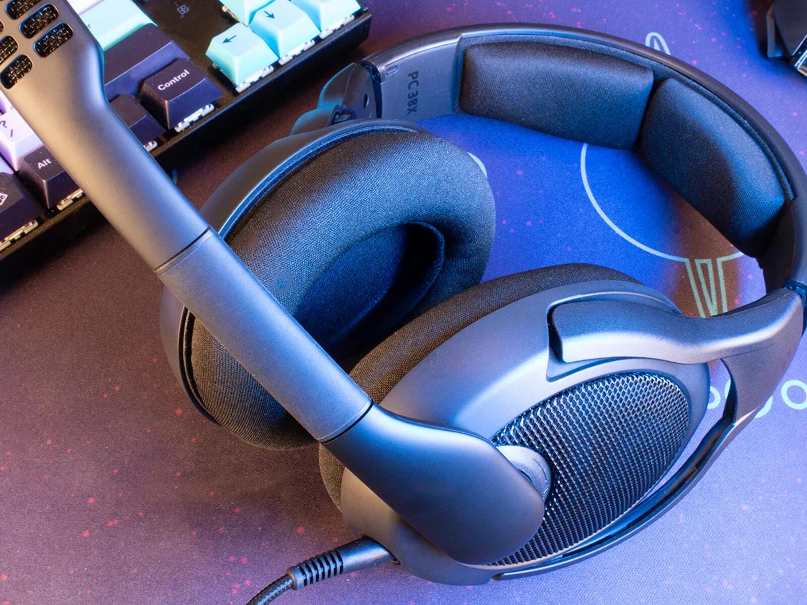 How To Keep Gaming Headset Cord Out Of The Way