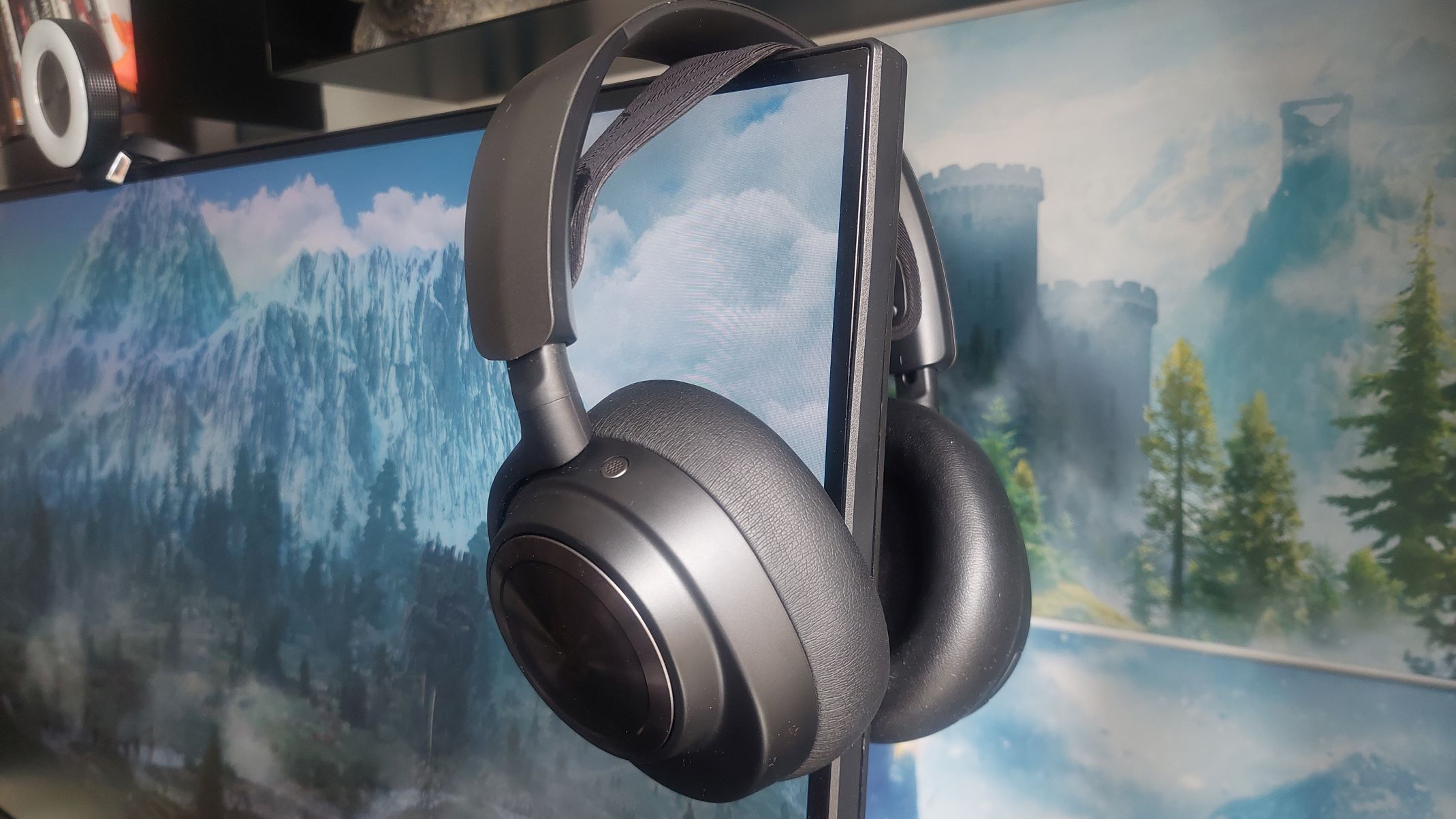 How To Limit The Distance Sound Is Picked Up On A PC Gaming Headset