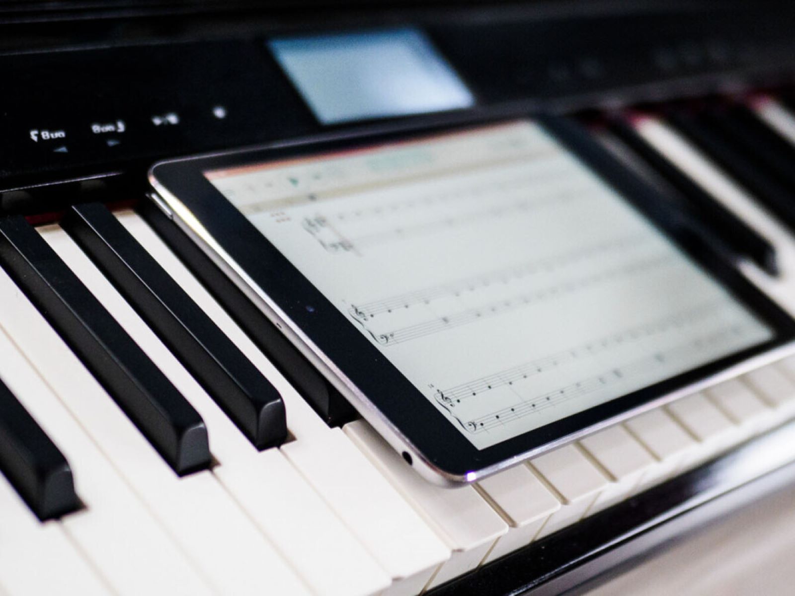 how-to-load-songs-onto-a-digital-piano