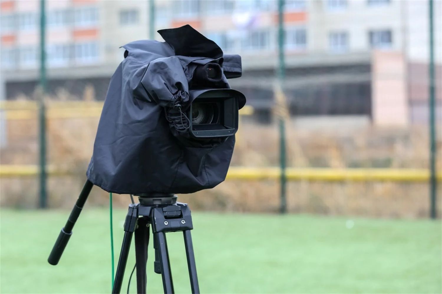 How To Protect DSLR Camera From Rain
