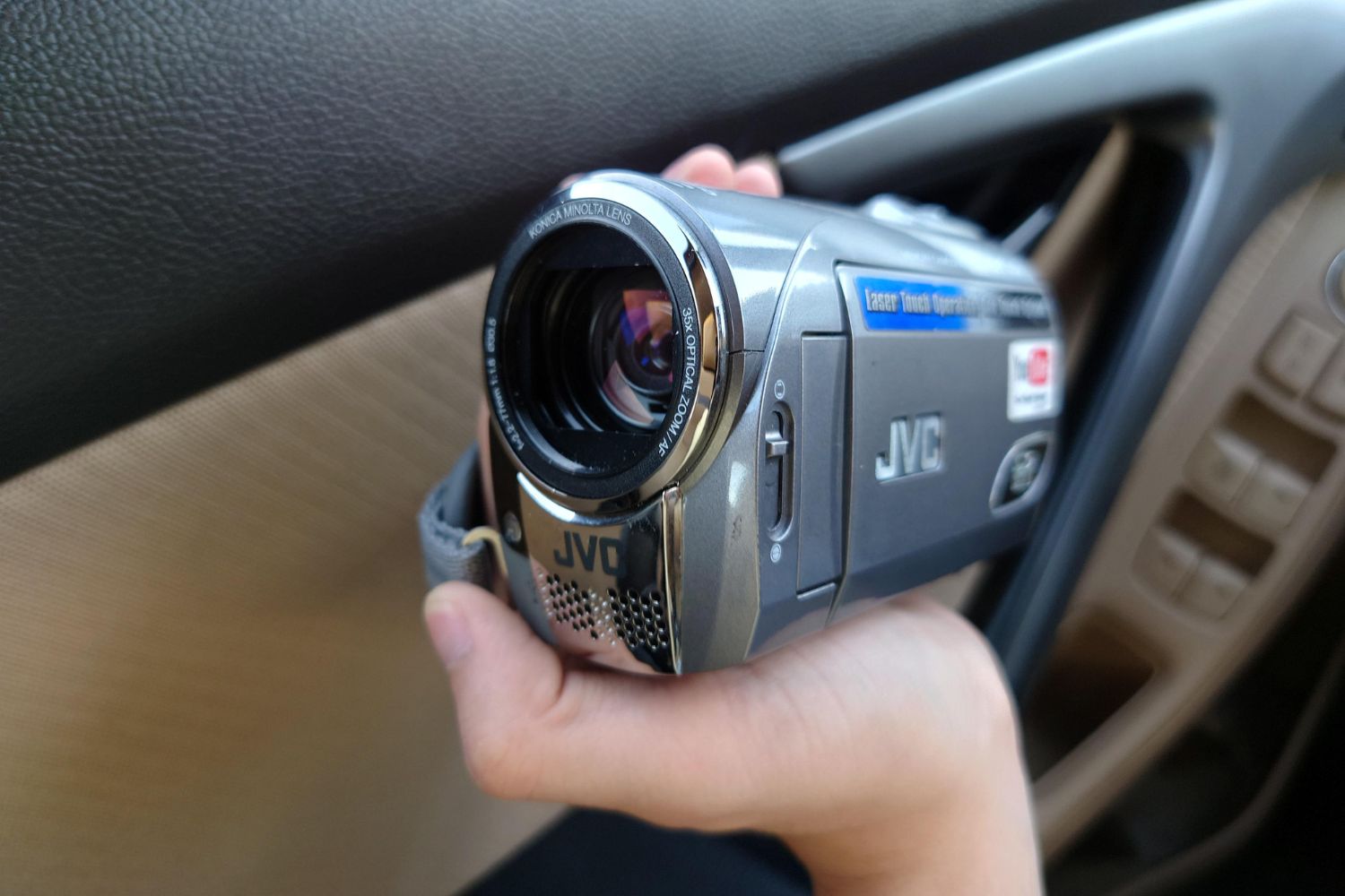 How To Upload Video From My JVC Everio Camcorder