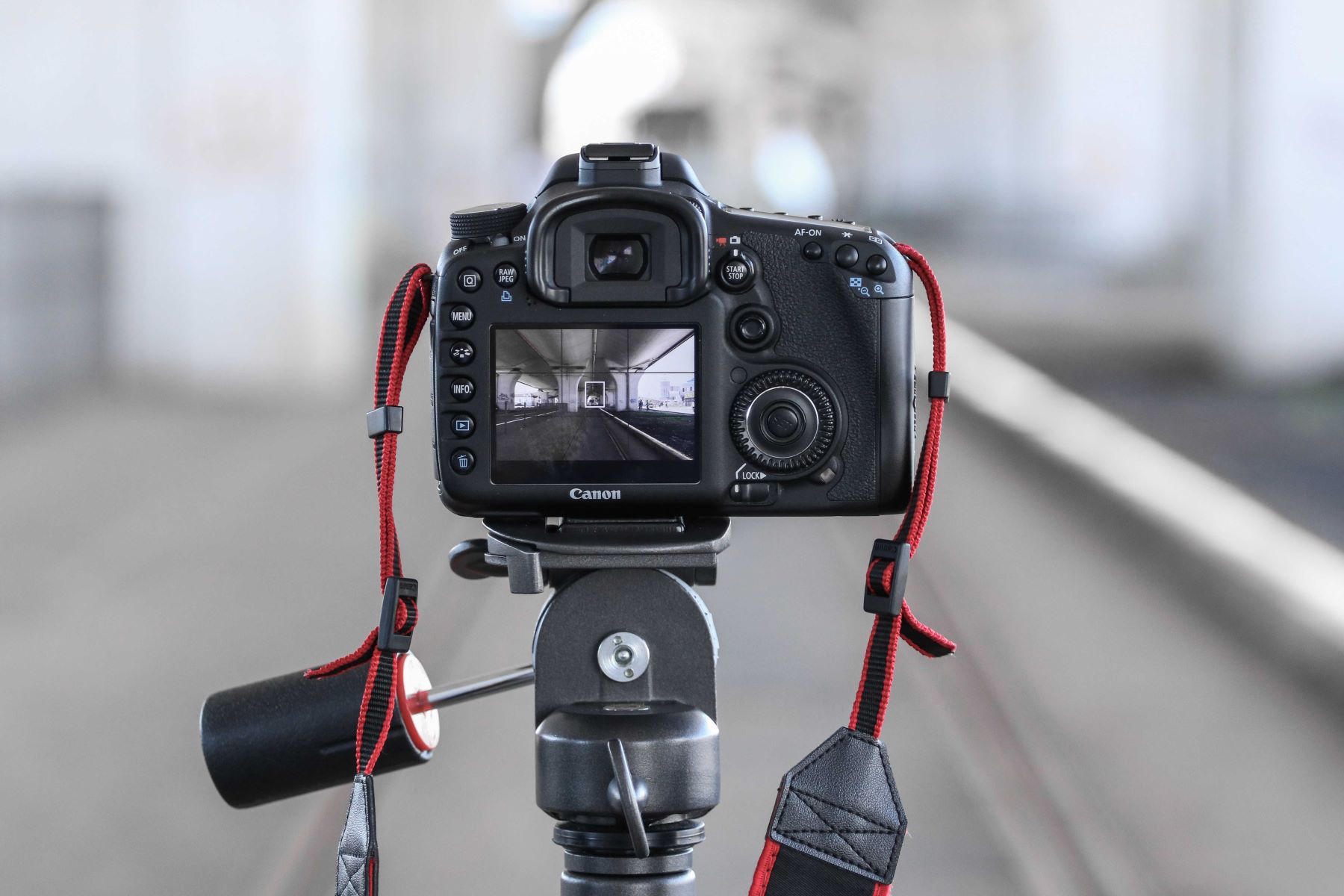 How To Use A DSLR Camera