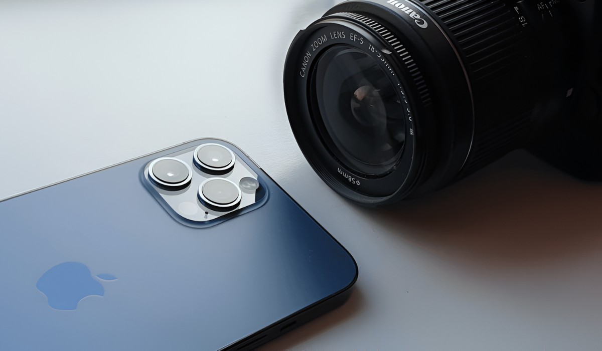 How To Use A DSLR Camera With An IPhone