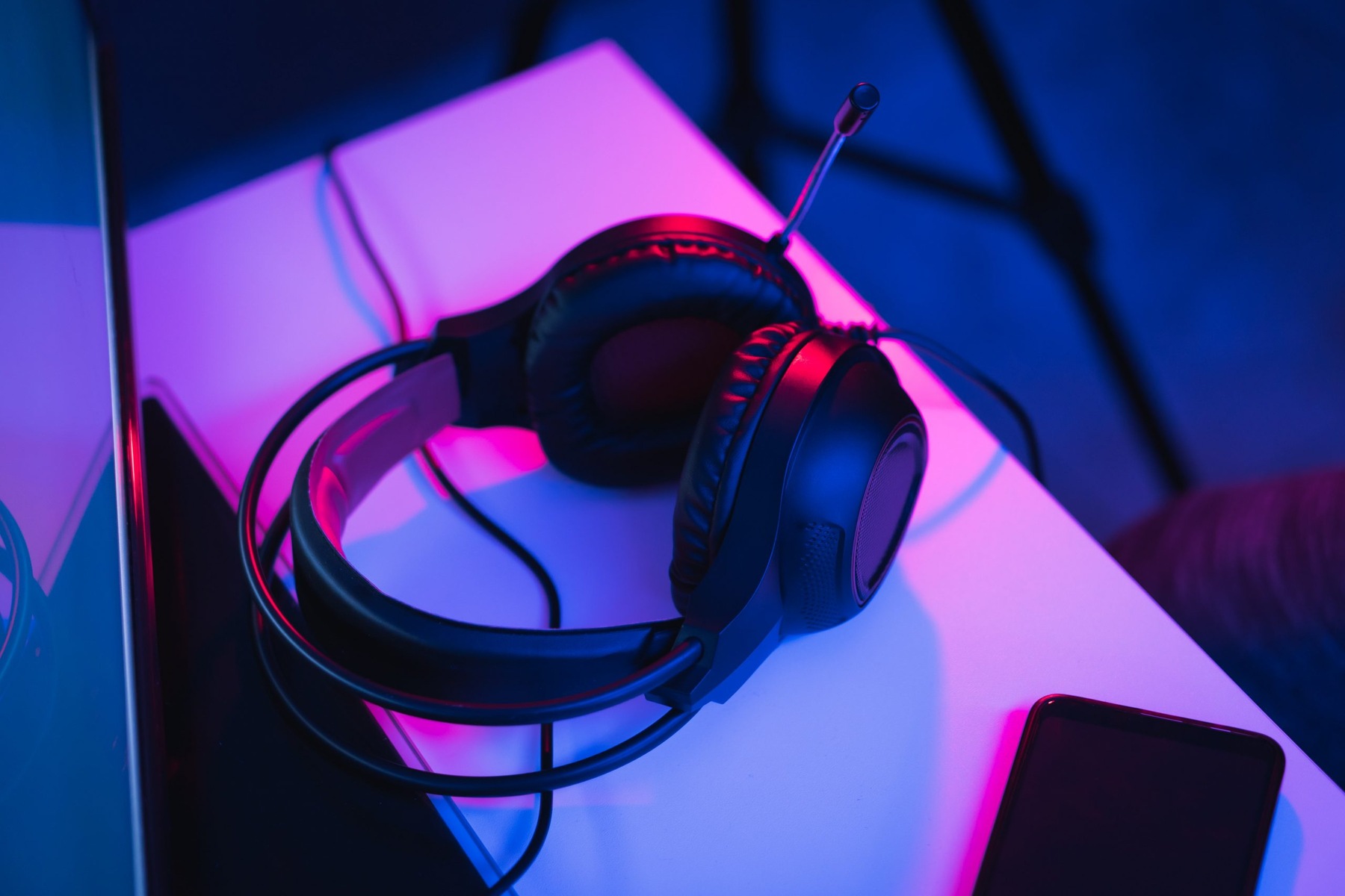 How To Use Gaming Headset On PC Without Splitter