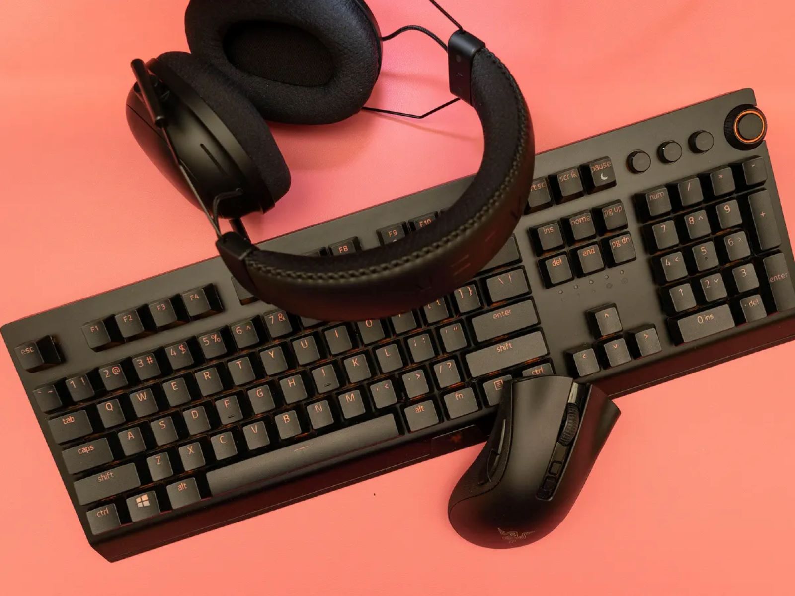 How To Use Gaming Headset With The Black Widow Keyboard
