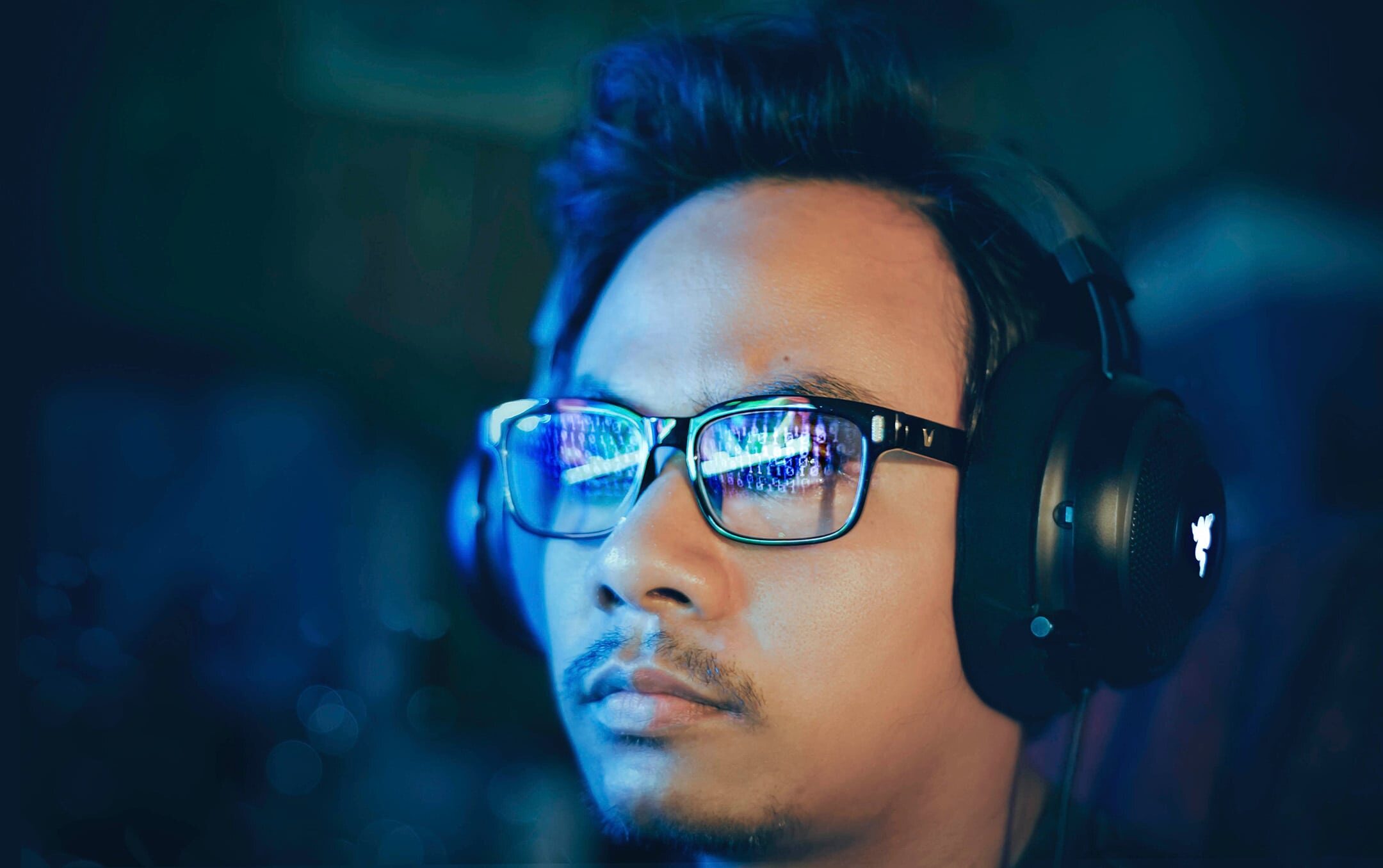 How To Wear Gaming Headset With Glasses