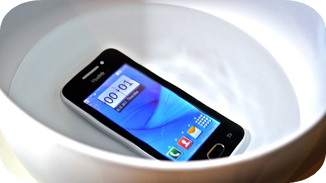 Innovative Ways To Waterproof Your Phone Without Using A Case