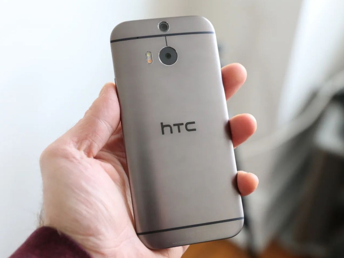 Inserting SIM Card In HTC One M8: A Step-by-Step Guide