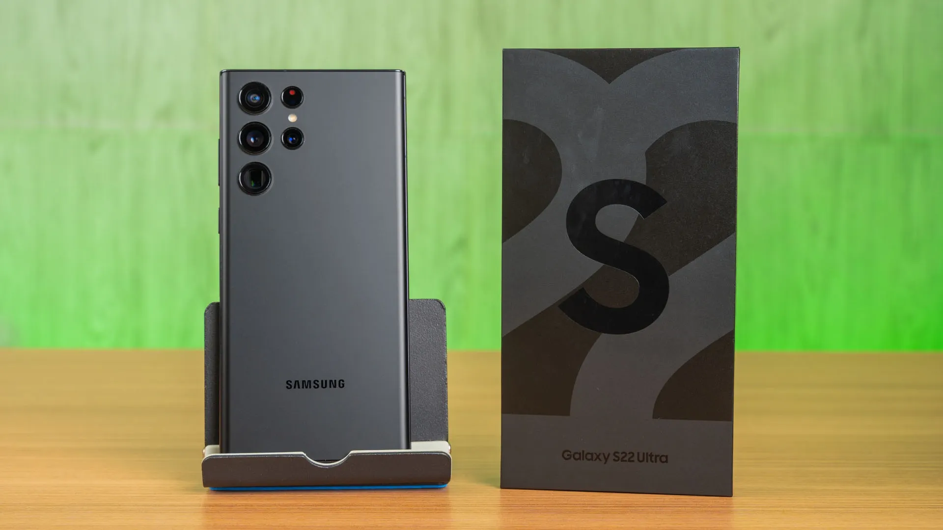 Inserting SIM Card In Samsung S22 Ultra: A Tutorial