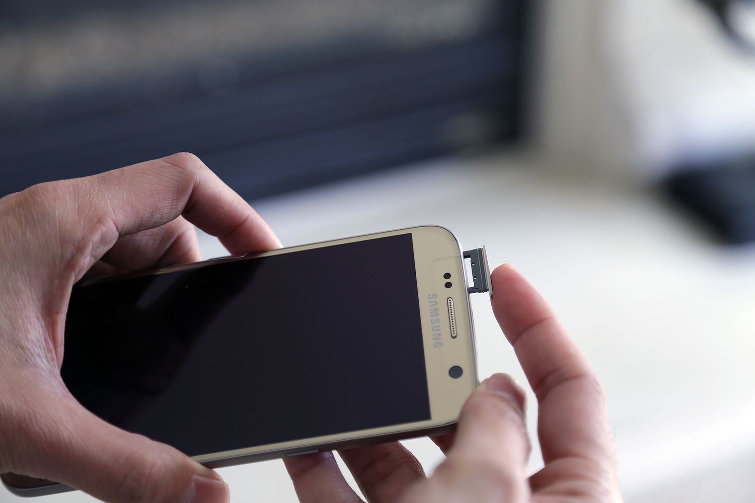 Inserting SIM Card Into Galaxy S7 Edge: A Comprehensive Guide