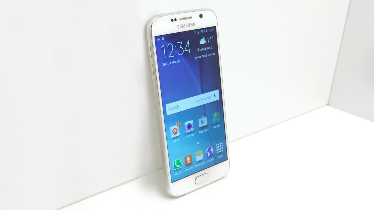 Installing SIM Card In Samsung Galaxy S6 – Step By Step