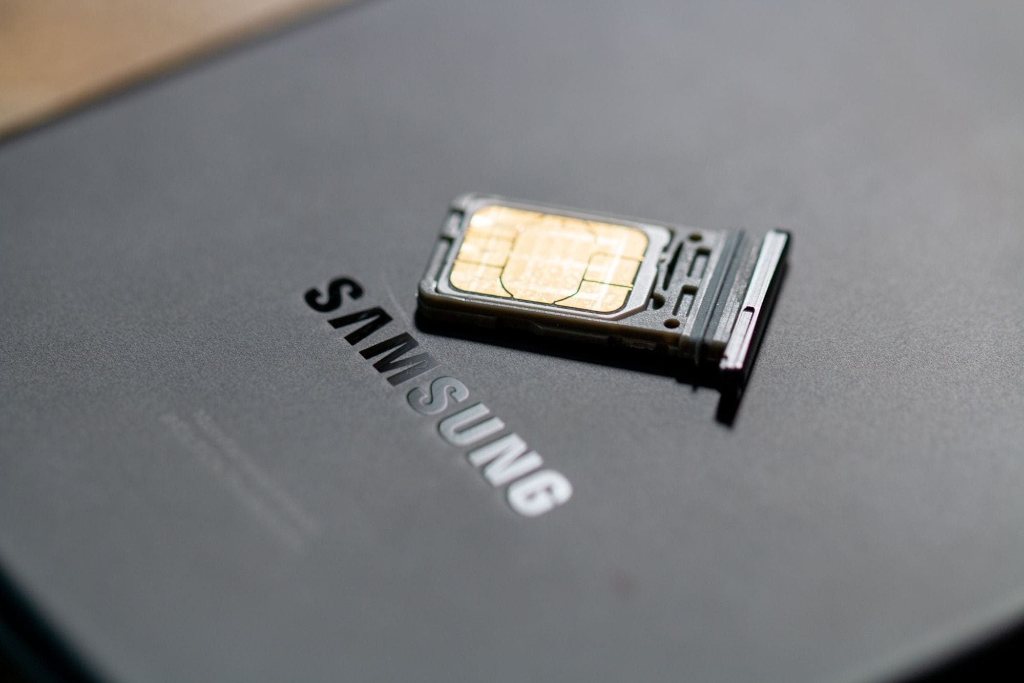 Installing SIM Card In Samsung S20 FE: A Comprehensive Guide