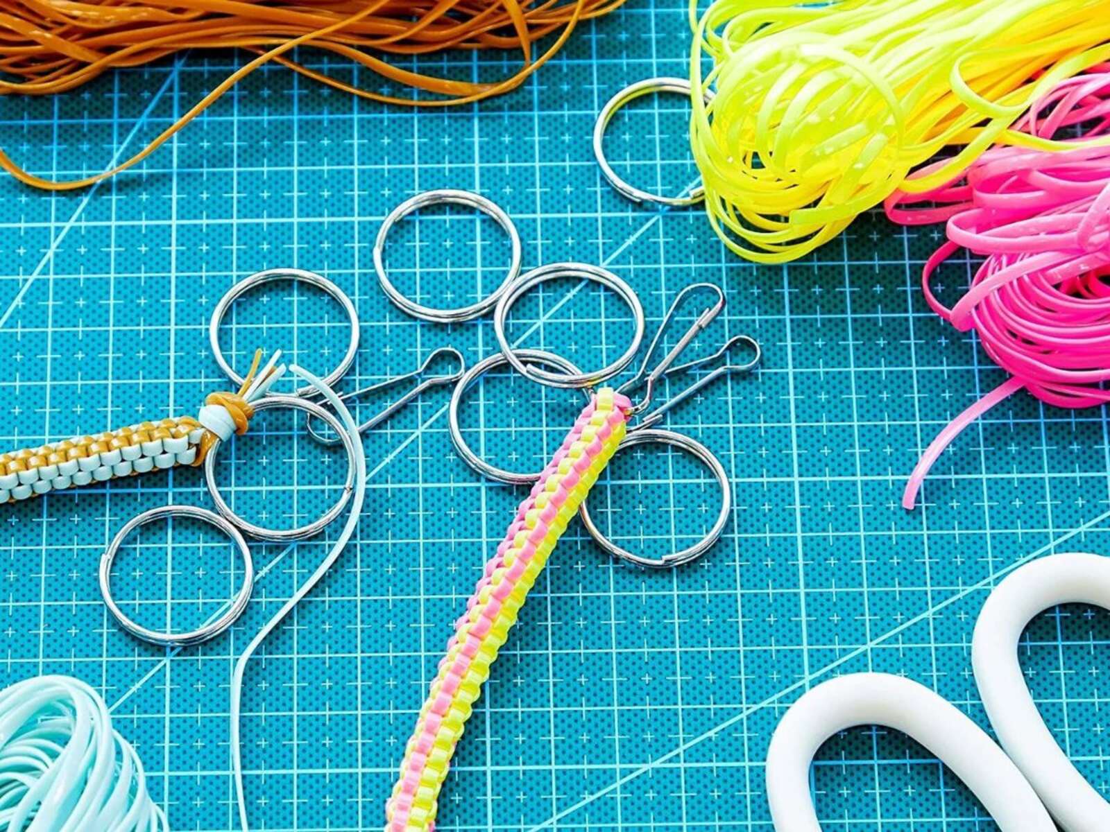 Mastering The Box Stitch: A Beginner’s Guide To Starting Lanyards