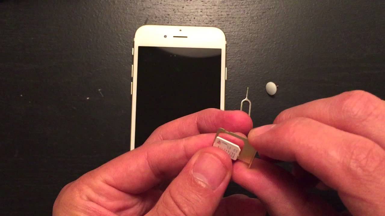 opening-the-sim-card-slot-on-iphone-6-a-tutorial