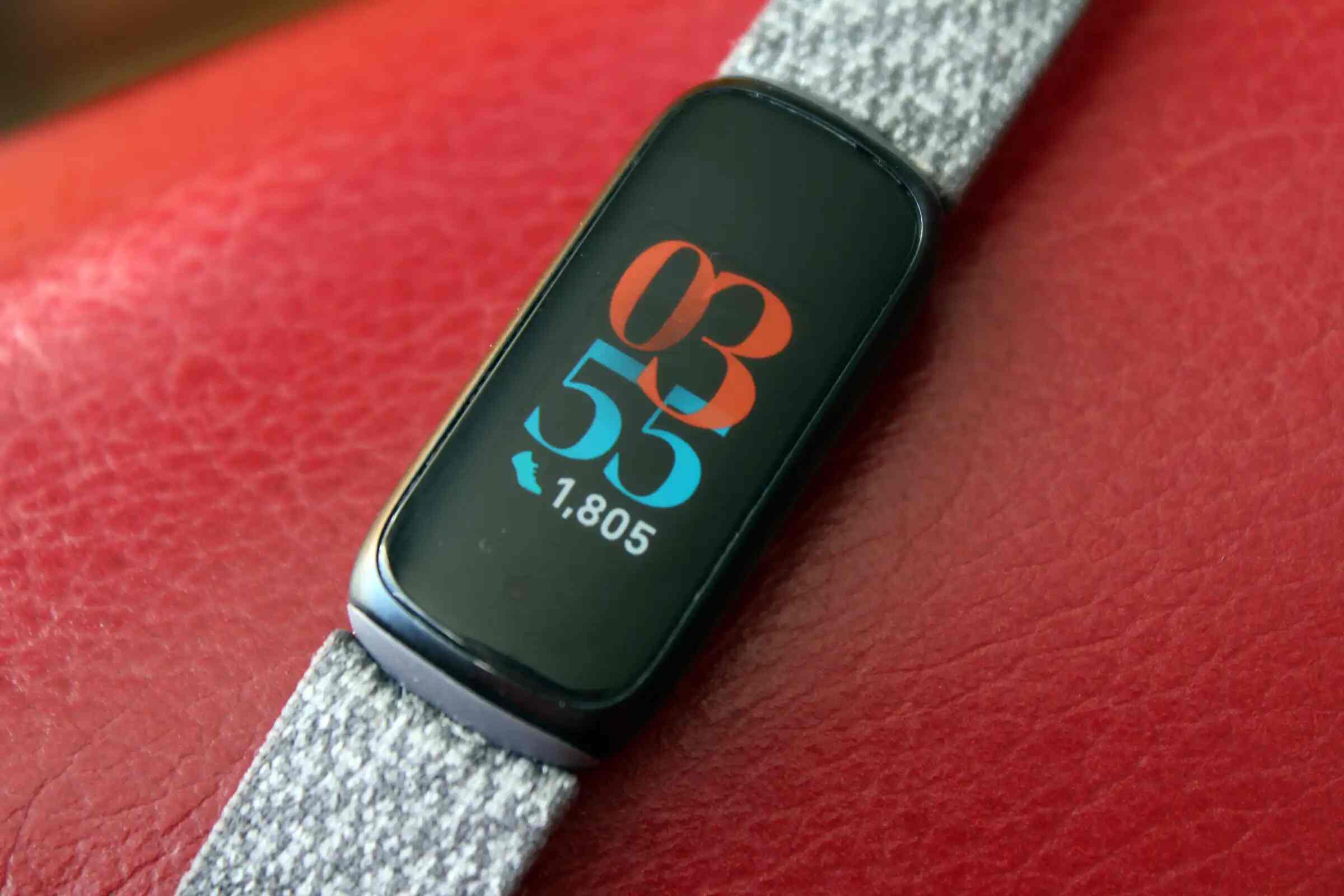 Personalize Your Time: Changing The Clock Face On Fitbit Luxe