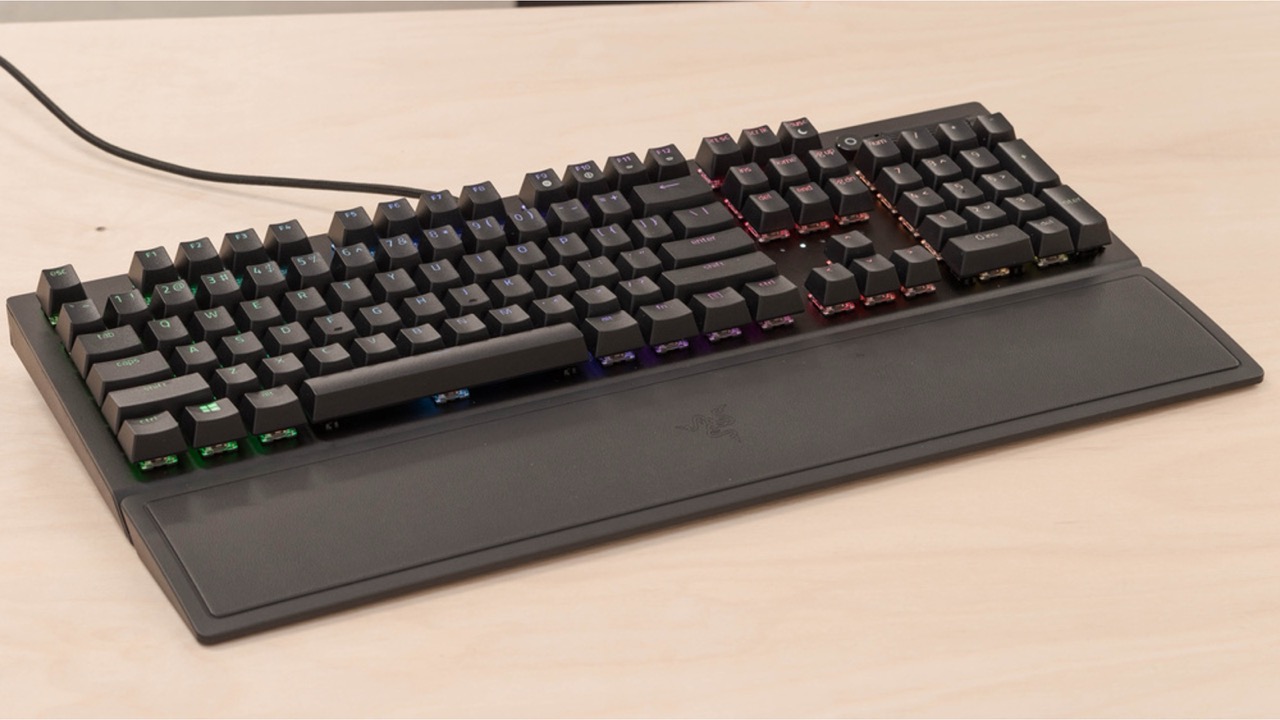 Razer Blackwidow Chroma Clicky Mechanical Gaming Keyboard: What Kind Of Switches