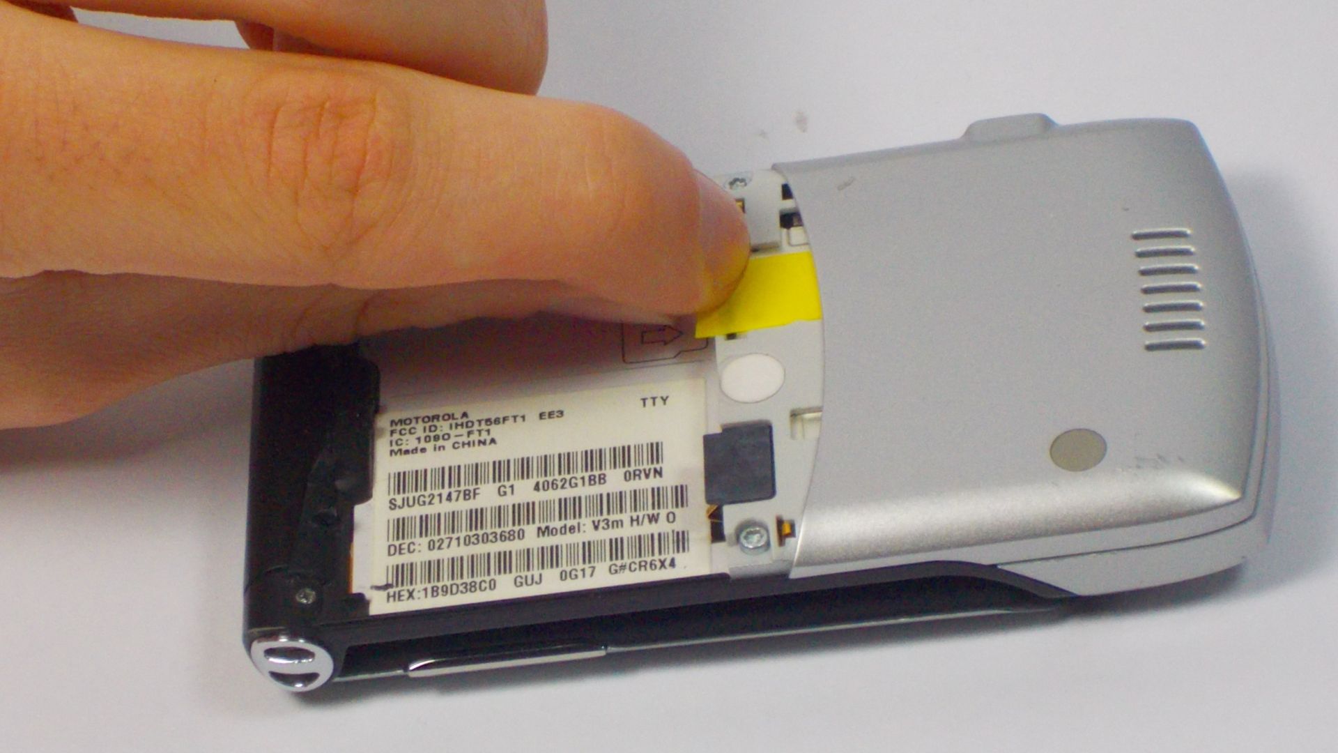 Removing SIM Card From Droid Razr: A Step-by-Step Guide